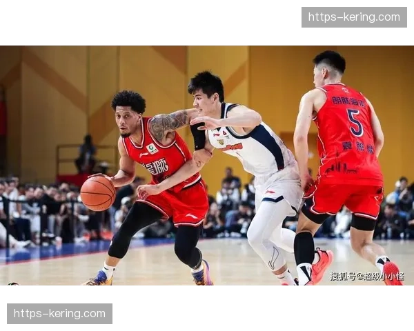 威金顿关键上篮反超比分，广州北控卡位战最后两分钟攻防转换