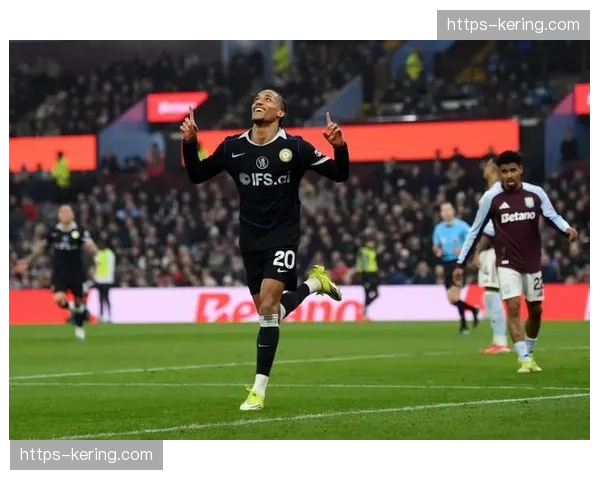 马丁内利与若昂佩德罗稳固前场席位，桑巴军团边路轮换面临瘦身